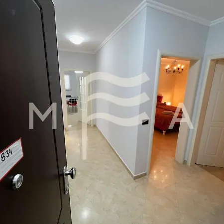 3 Bedroom Beachfront 834 公寓 *