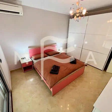 3 Bedroom Beachfront 834 Apartment